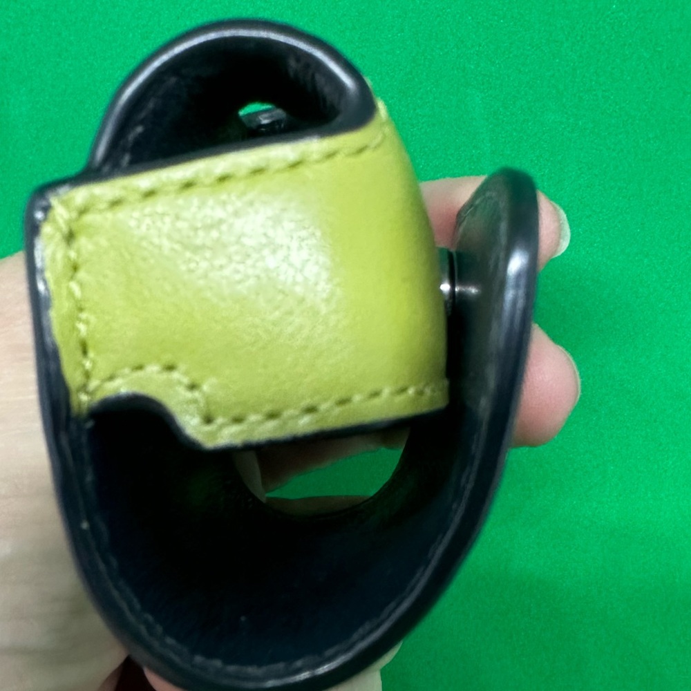 Coach Green Leather Snap Mini Pouch for early gen Apple AirPods 1st or 2nd. - Picture 3 of 10